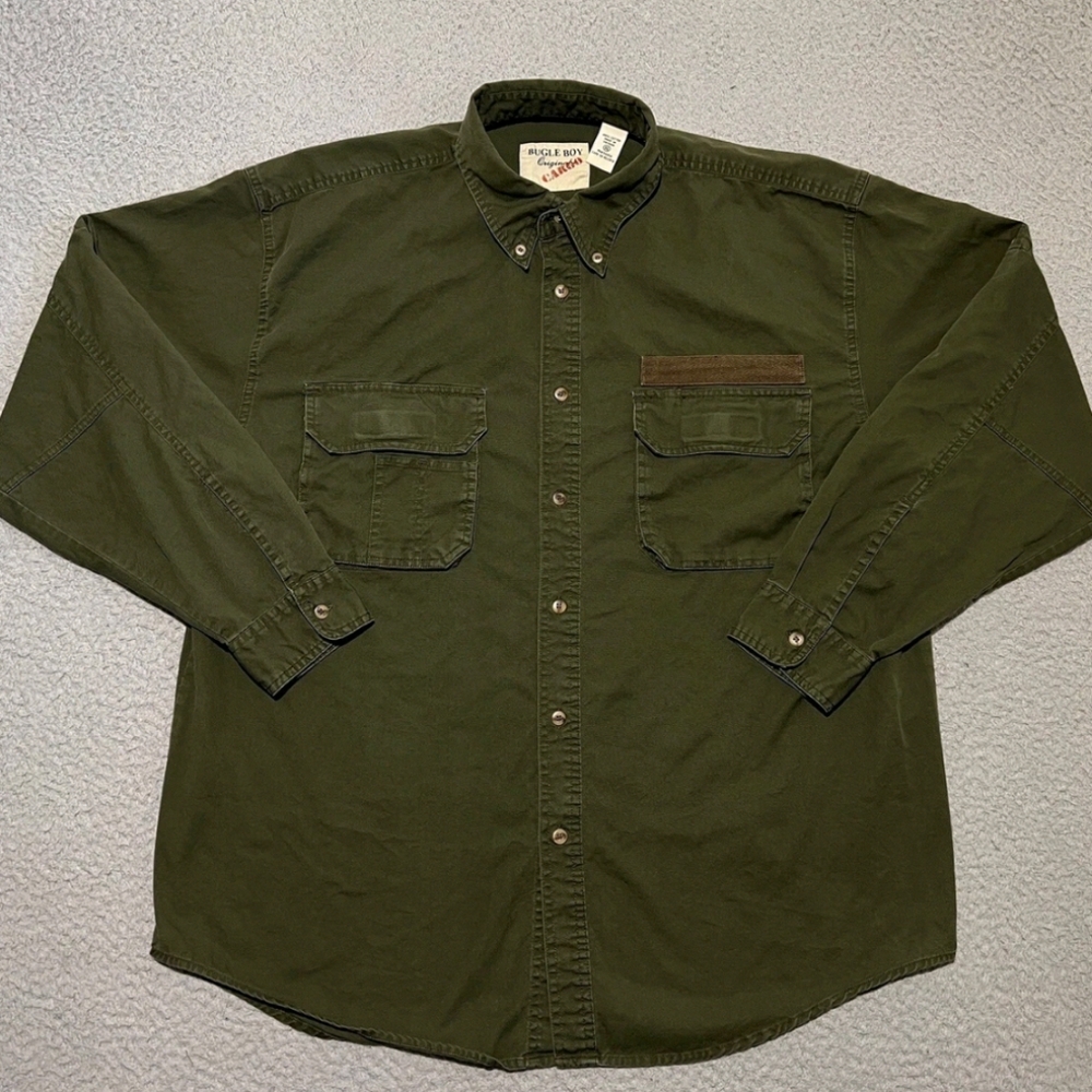 Green Casual Button Down Shirt with Long Sleeves